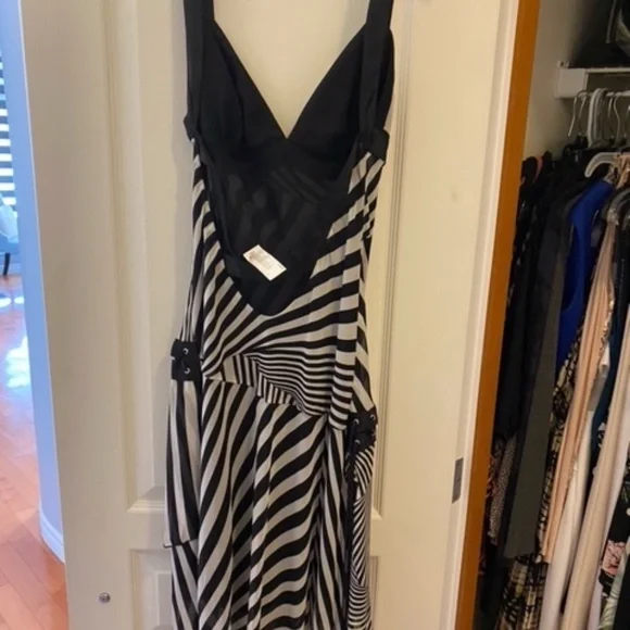 Cocktail Dress - Picture 2 of 3